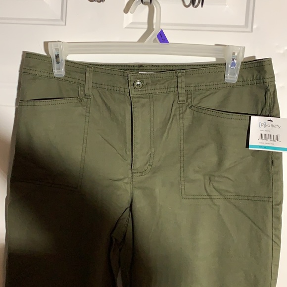 NWT Relativity pants in olive green size 16P - Picture 2 of 5